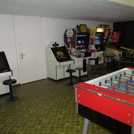 Lejlighed With Indoor And Outside Pool, Sauna, 200 Meter To Lift , Fitnessroom, Tennis Place, Joyroom, Parkstadion Reserve *