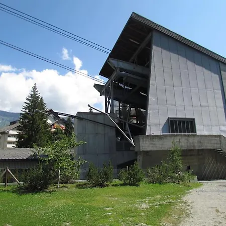 Alpine Retreat: Ski-in Access With Wellness Amenities Apartment Laax