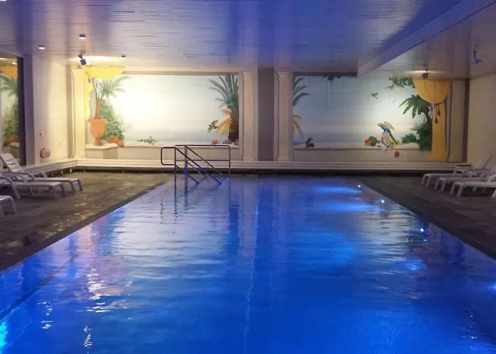 Lägenhet With Indoor And Outside Pool, Sauna, 200 Meter To Lift , Fitnessroom, Tennis Place, Joyroom, Parkstadion Reserve