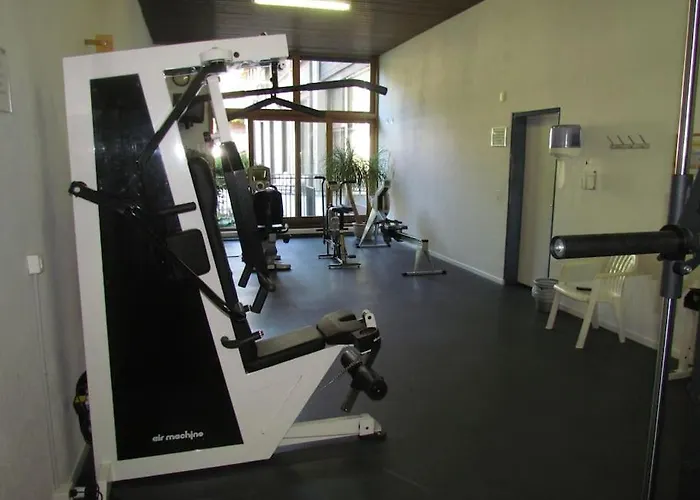 With Indoor And Outside Pool, Sauna, 200 Meter To Lift , Fitnessroom, Tennis Place, Joyroom, Parkstadion Reserve Lägenhet