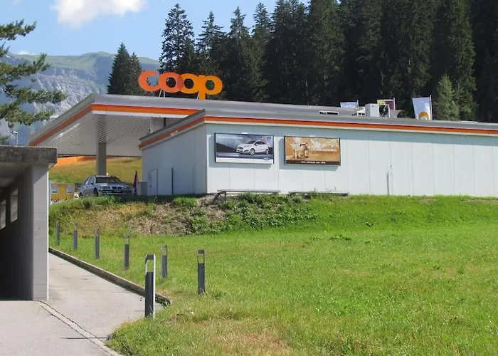 Lägenhet With Indoor And Outside Pool, Sauna, 200 Meter To Lift , Fitnessroom, Tennis Place, Joyroom, Parkstadion Reserve Laax