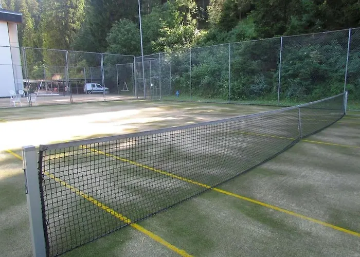 With Indoor And Outside Pool, Sauna, 200 Meter To Lift , Fitnessroom, Tennis Place, Joyroom, Parkstadion Reserve Lägenhet