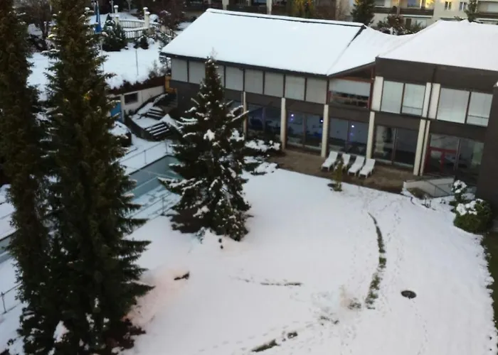 Lägenhet With Indoor And Outside Pool, Sauna, 200 Meter To Lift , Fitnessroom, Tennis Place, Joyroom, Parkstadion Reserve