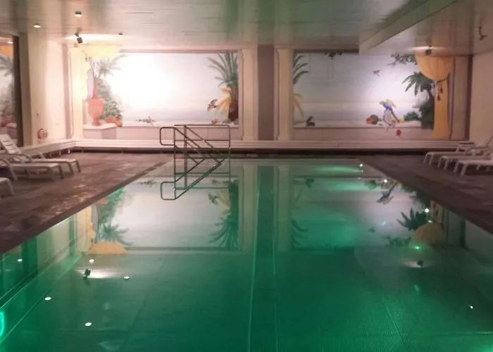 With Indoor And Outside Pool, Sauna, 200 Meter To Lift , Fitnessroom, Tennis Place, Joyroom, Parkstadion Reserve