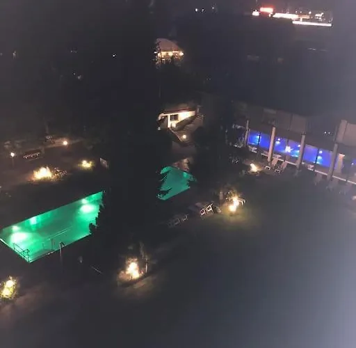 With Indoor And Outside Pool, Sauna, 200 Meter To Lift , Fitnessroom, Tennis Place, Joyroom, Parkstadion Reserve