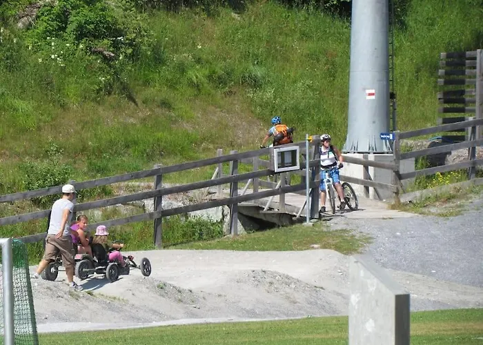 Апартаменты With Indoor And Outside Pool, Sauna, 200 Meter To Lift , Fitnessroom, Tennis Place, Joyroom, Parkstadion Reserve